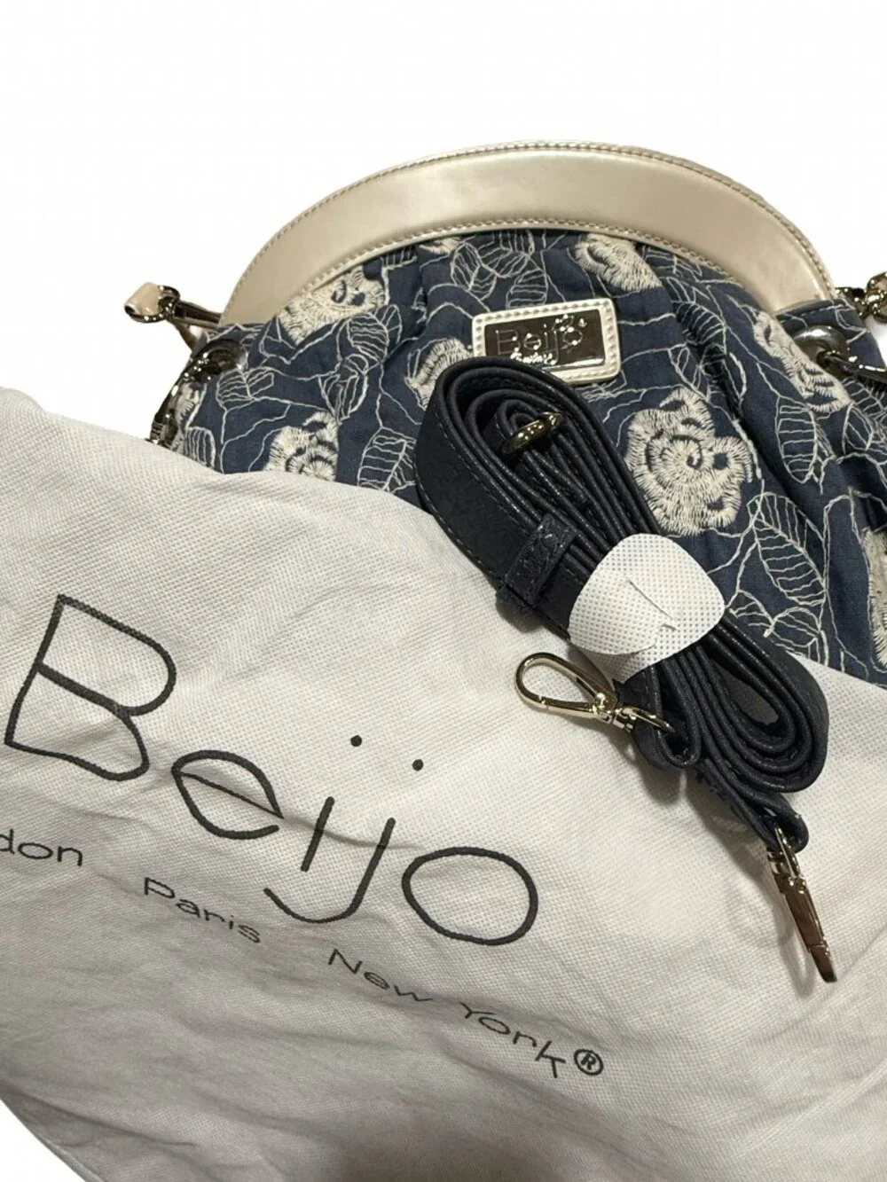 Beijo Blue Floral Embroidered Kiss-Lock Frame Satchel Handbag Cream Trim Dust Ba
